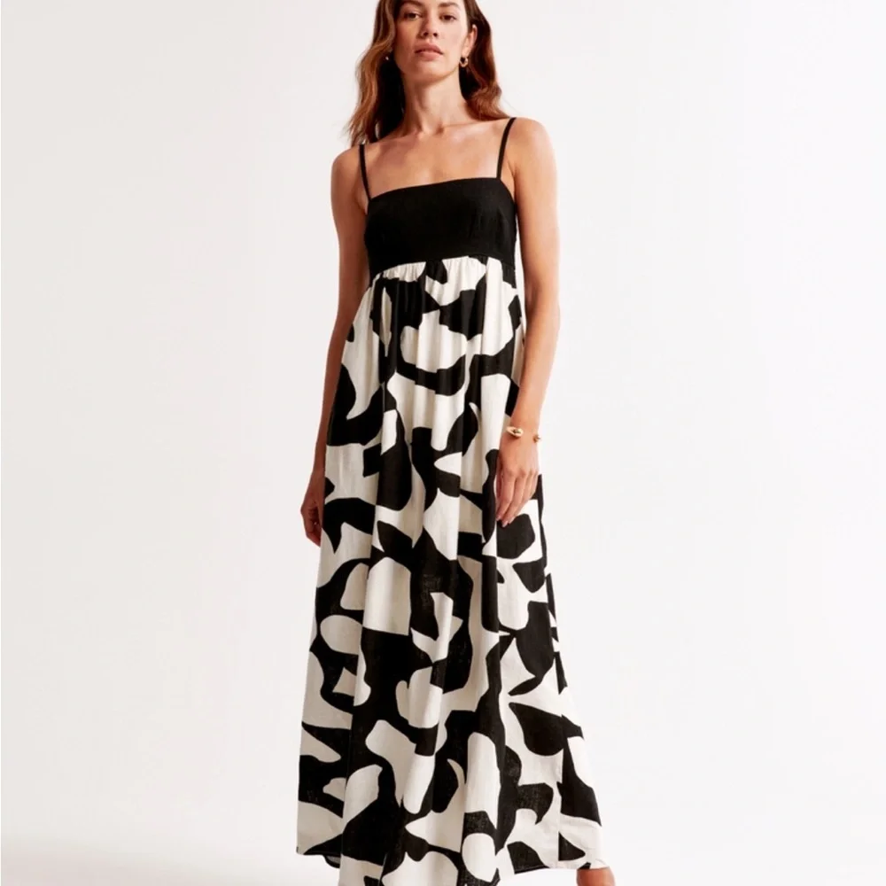 Abercrombie & Fitch Black and White Maxi Dress